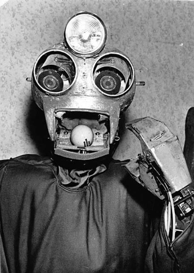 Revolutionizing Housework: Claus Scholz-Nauendorff’s MM7 Selektor Robot Invention Inventions