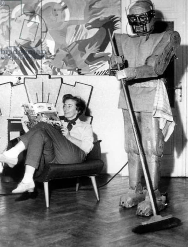 Revolutionizing Housework: Claus Scholz-Nauendorff’s MM7 Selektor Robot Invention Inventions