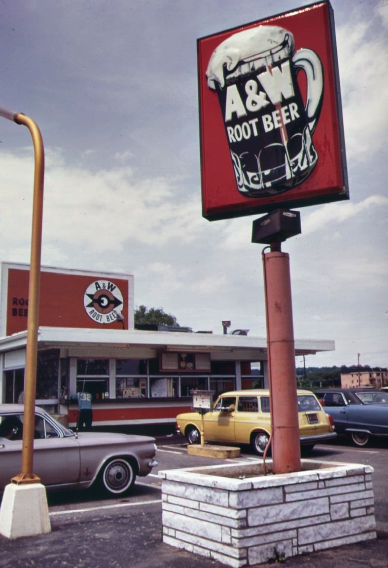 #13 Roadside eating on hylan boulevard in staten island, 1970s