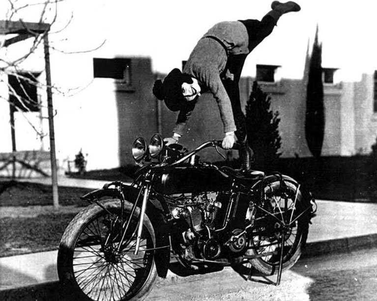 Speed Queens: The Women who Ruled the Motorcycle World in the 20th Century Vehicles &; Transportatio