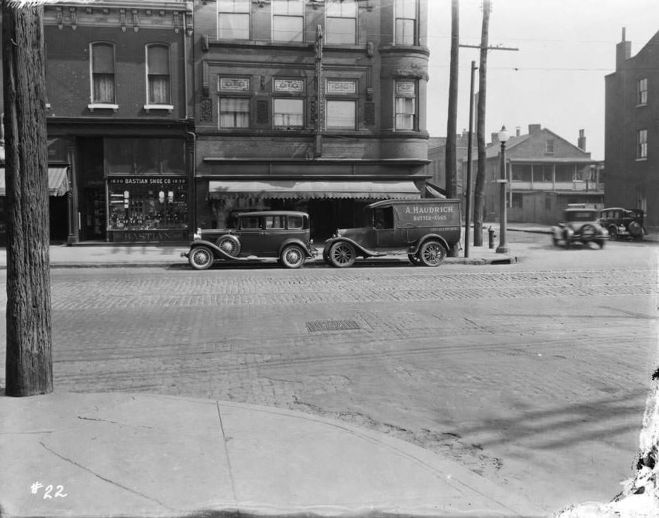 #76 Northeast corner of South Broadway and Geyer Ave. Max Soldz’ Ladies Ready-to-Wear was on the corner at 1832 South Broadway, 1930