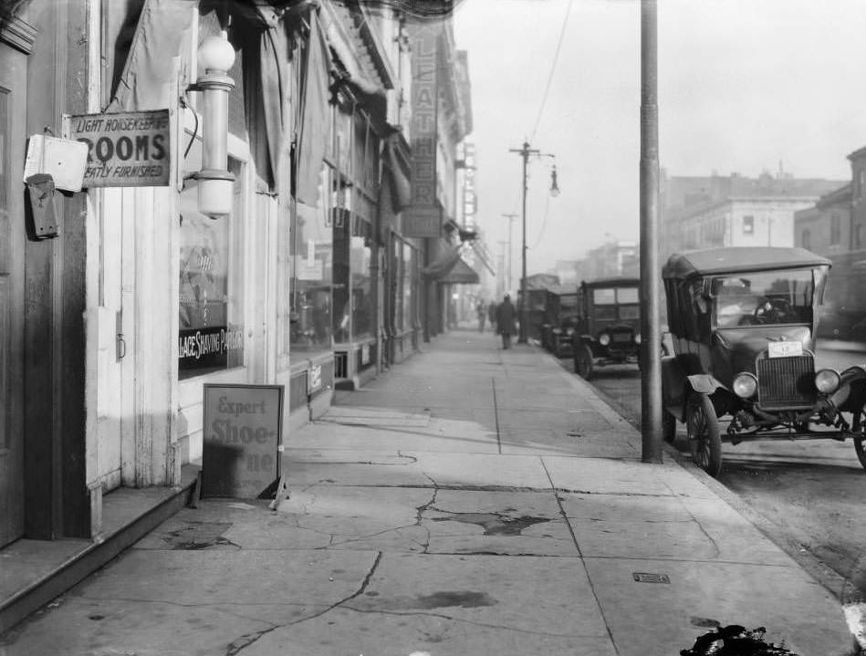 #101 Looking east on Franklin Ave. towards 14th St. Louis Goldberg Furniture Co. at 1401-05 Franklin Ave, 1930
