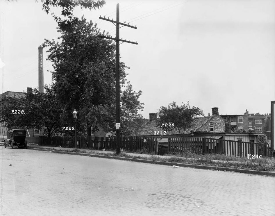 #34 View of the 3200 block of Gravois Ave. Otto F. Stifel’s Union Brewing Co. at 3126 Gravois can be seen in the background, 1931