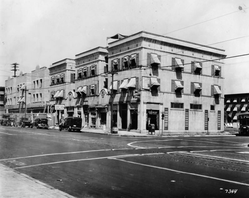 #108 Donaldson Court Apartment after modernization program in 1937.