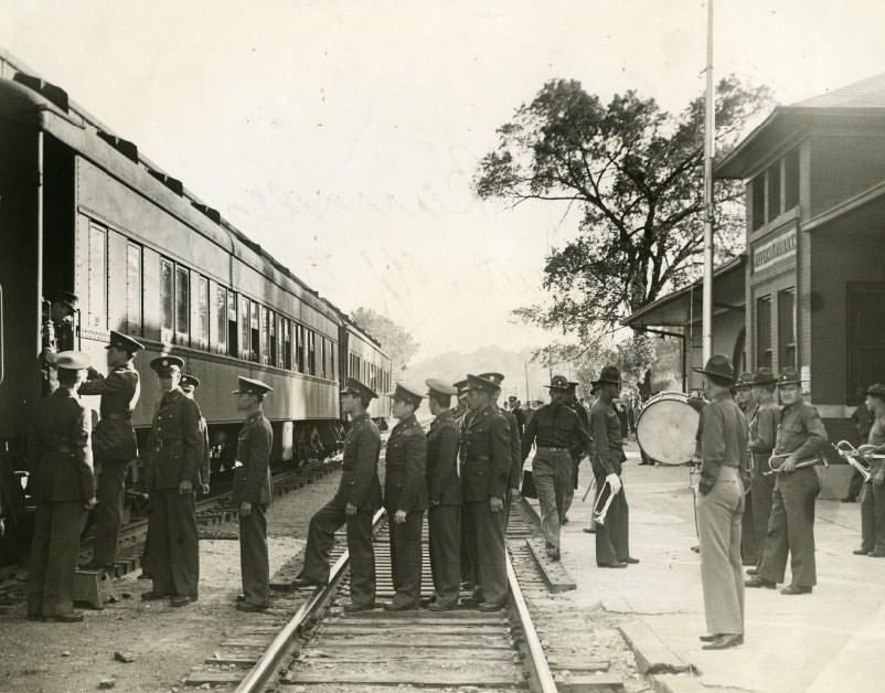 #146 Pre-war recruits leave Jefferson Barracks for the West Coast, 1939