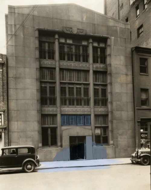 #148 Lorenzo E Anderson & Co building at 711 St Charles Street, 1930