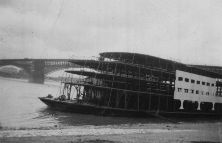 #152 The Admiral, Streckfus steamer, under construction in May 1937