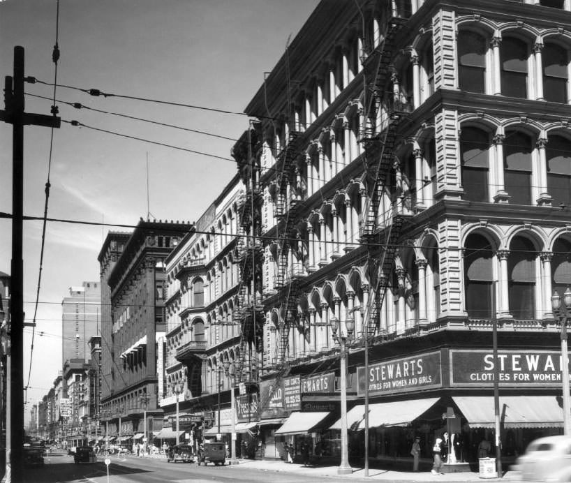 #169 Washington Avenue, one of the city’s main travel routes, viewed looking west from Broadway, 1930