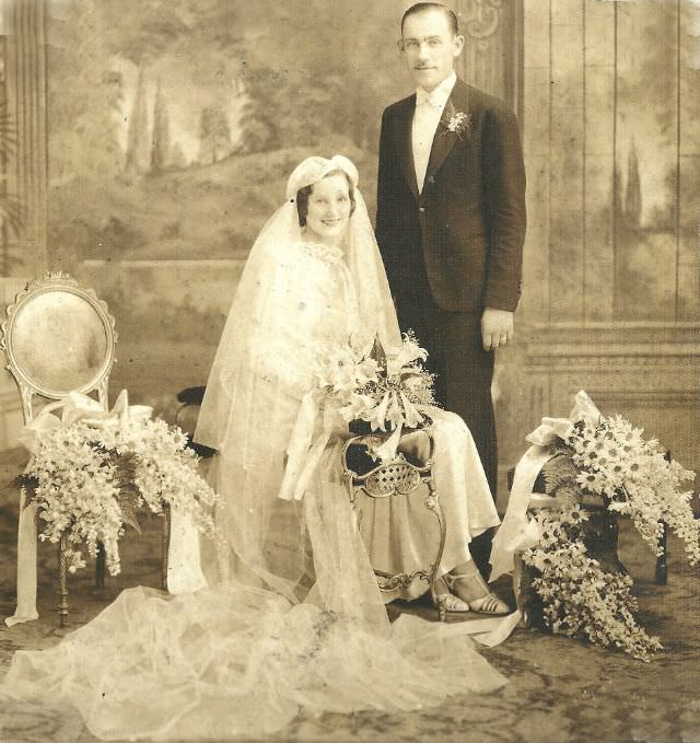 #27 The 1930s Wedding Dresses and their Timeless Styles – A Pictorial Walk Down the Aisle #27 Fashion & Cul