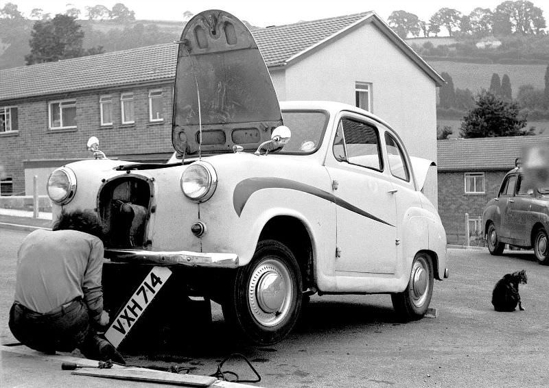 #17 Engine change, Totnes, Devon, 1970