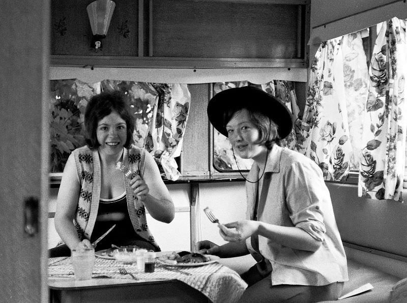 #9 Deilwen and Carol on holiday، 1970
