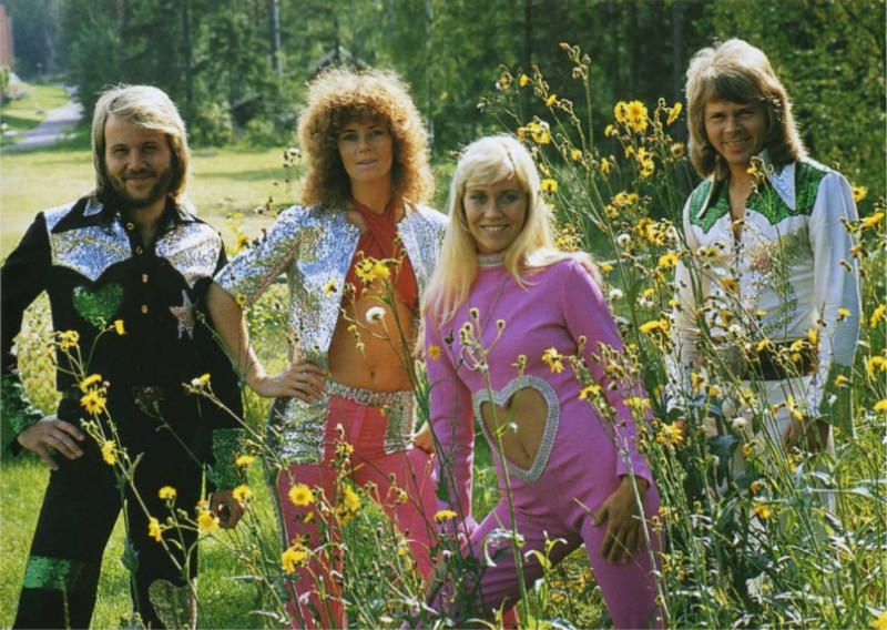 Agnetha Fältskog’s Iconic Pink Heart Jumpsuit: A Nostalgic Blast from ABBA’s Past Music