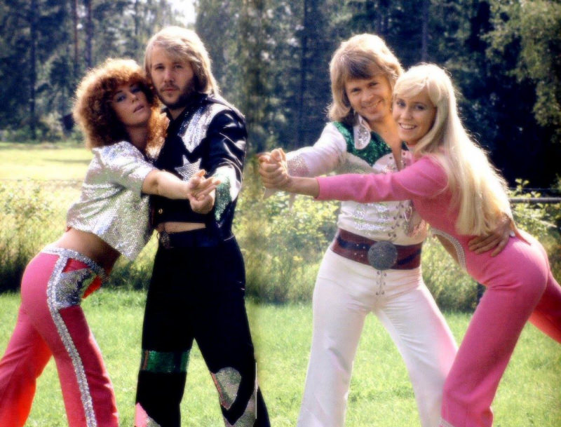 Agnetha Fältskog’s Iconic Pink Heart Jumpsuit: A Nostalgic Blast from ABBA’s Past Music