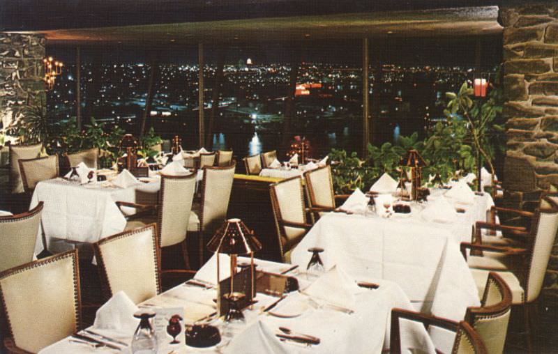 #2 Canlis’, Seattle, Washington – The world’s most beautiful restaurant with a marvelous view of Seattle.