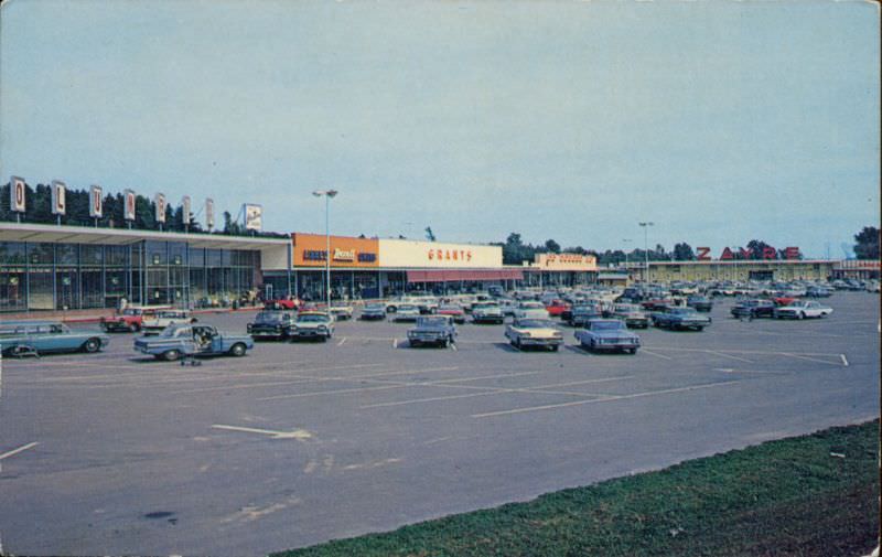 #25 Shopping Center, Bangor, Maine