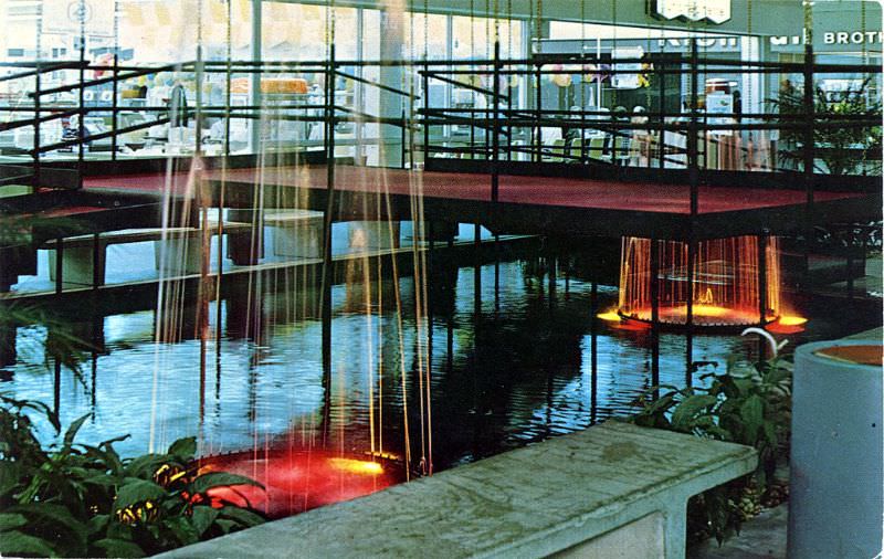 #37 Fountains & Bridge, The Mall, Horseheads, New York
