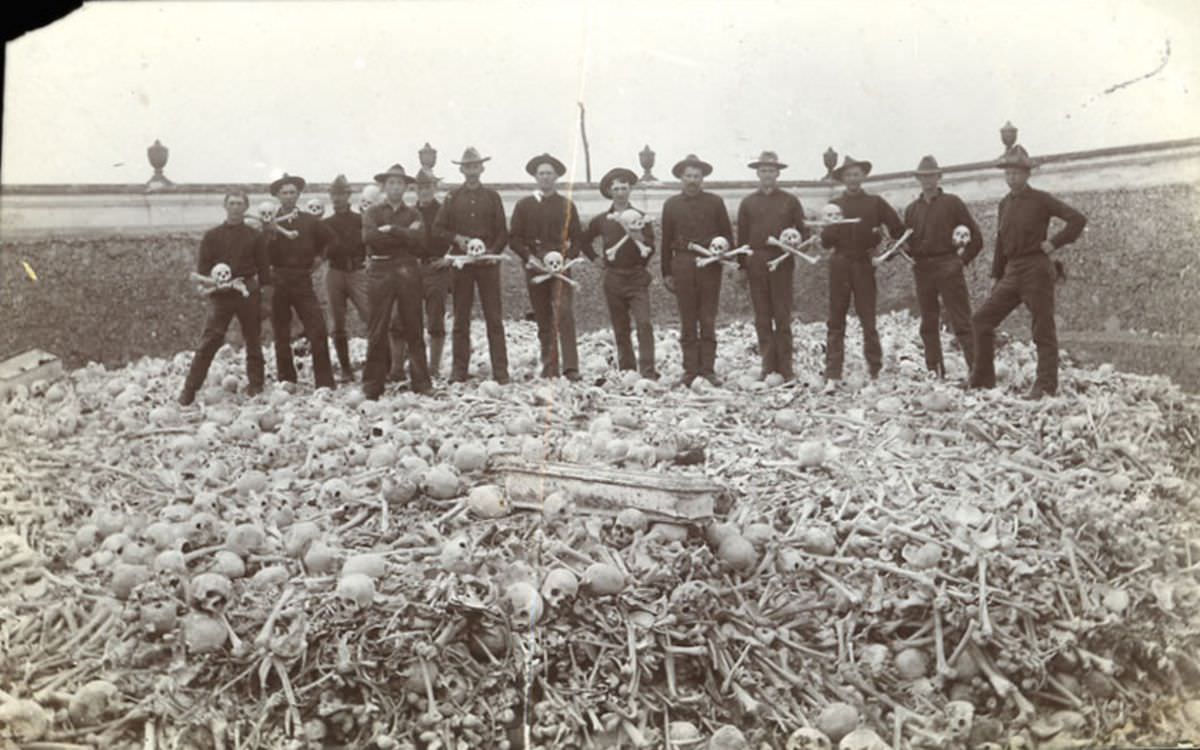 American Soldiers Playing with Human Skulls in Colon Cemetery in Havana, 1900s Weird