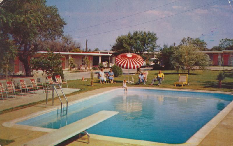 #58 Arrowhead Motel, Burnet, Texas