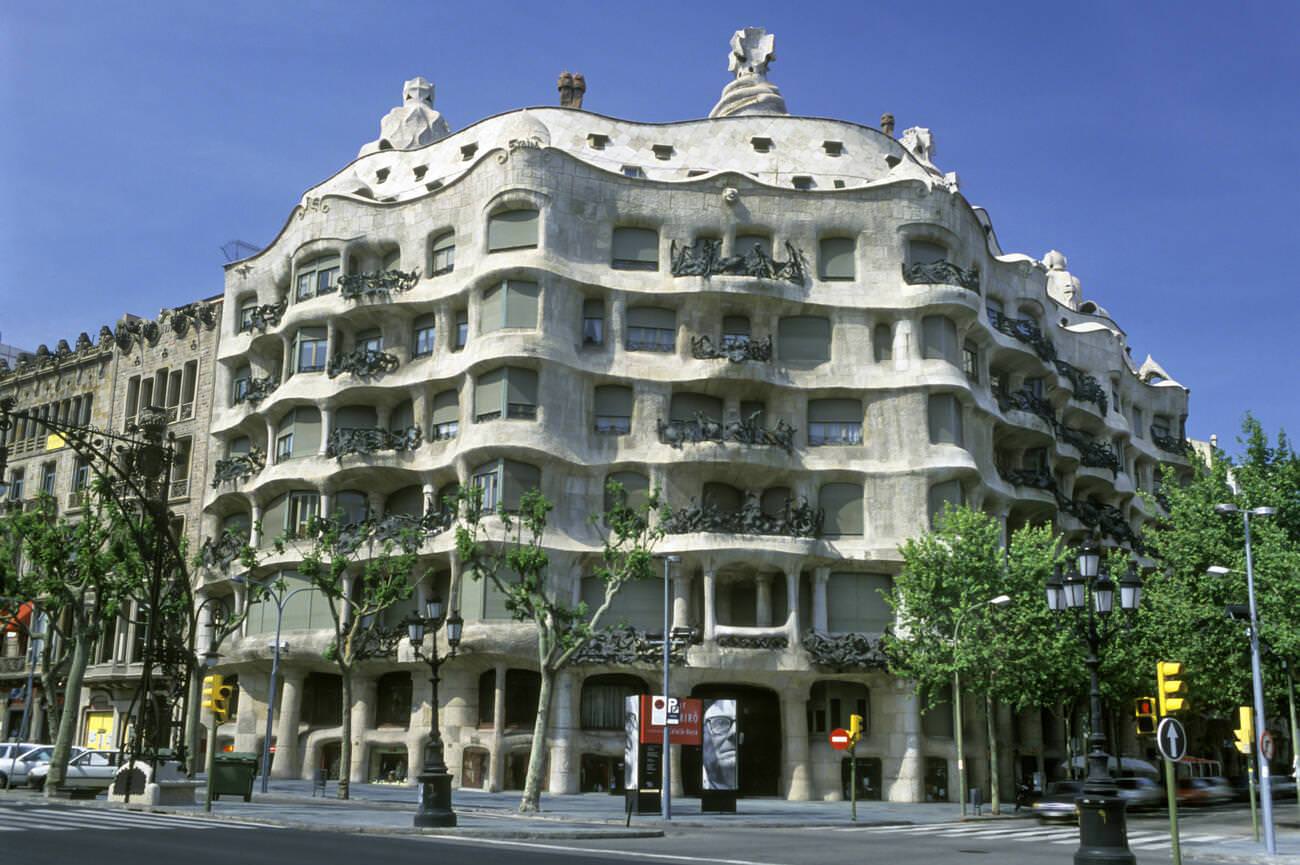 #56 Casa Mila (La Pedrera), Passeig de Gracia, Barcelona, Catalonia, Spain, 1993.