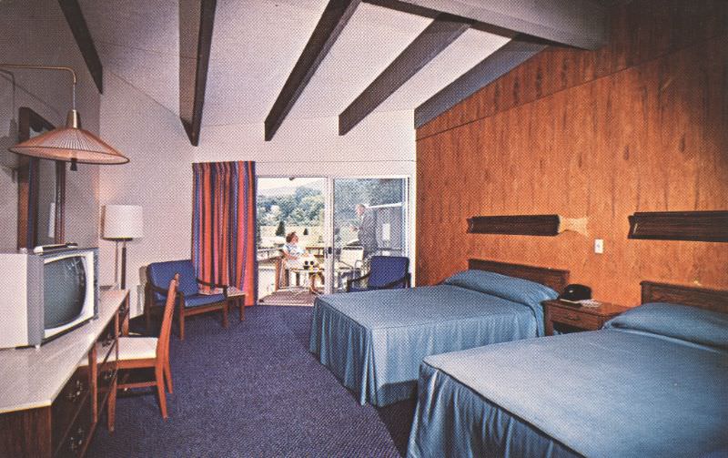 #20 Paradise Motor Inn & Restaurant, Bennington, Vermont