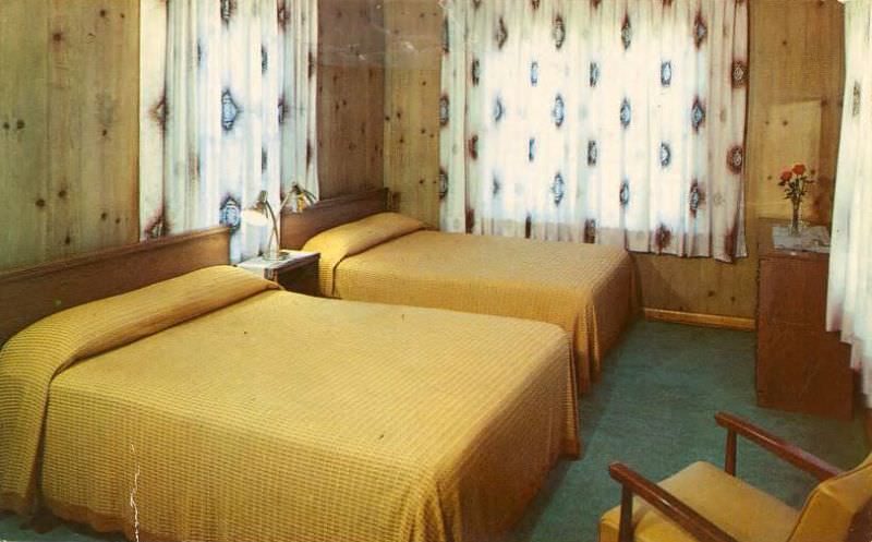 #50 Hotel room with 2 beds at the Hy-Sa-Na Lodge in Ferndale, New York