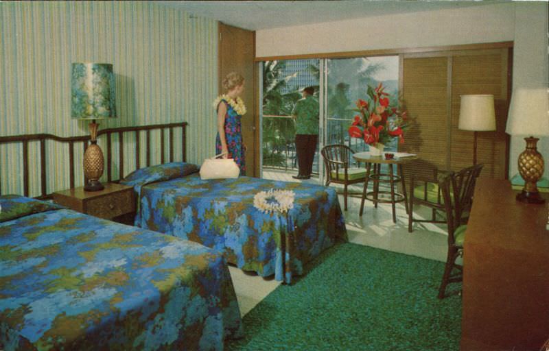 #87 Holiday Isle Hotel, Hawaii