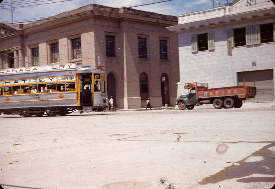 #28 Trolley with Canada Dry sign in Santiago de Cuba
