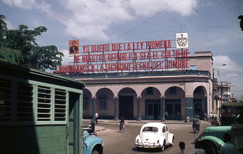 #8 Colonial building at Parque Vidal, esquina del Museo de Artes Decorativas, Santa Clara, 1970s