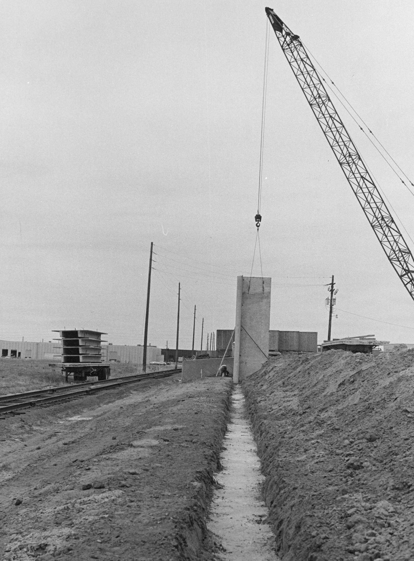 #72 Montbelio’s Growth Necessitatis Construction at 45th and Havana, October-November 1972.