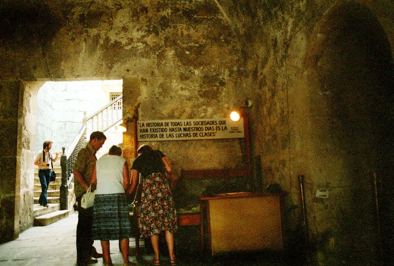 #30 The Communist Manifesto, Havana, 1981