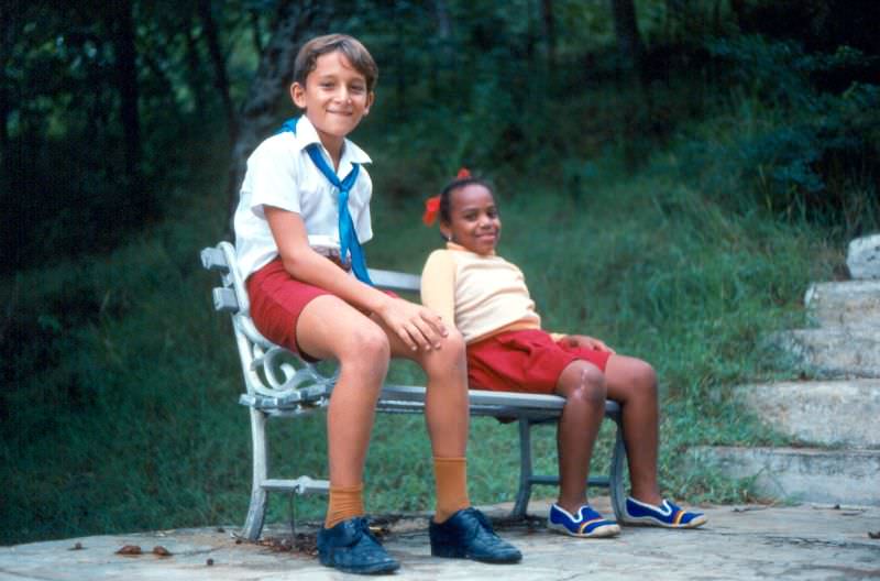 #71 Holguín children, 1985