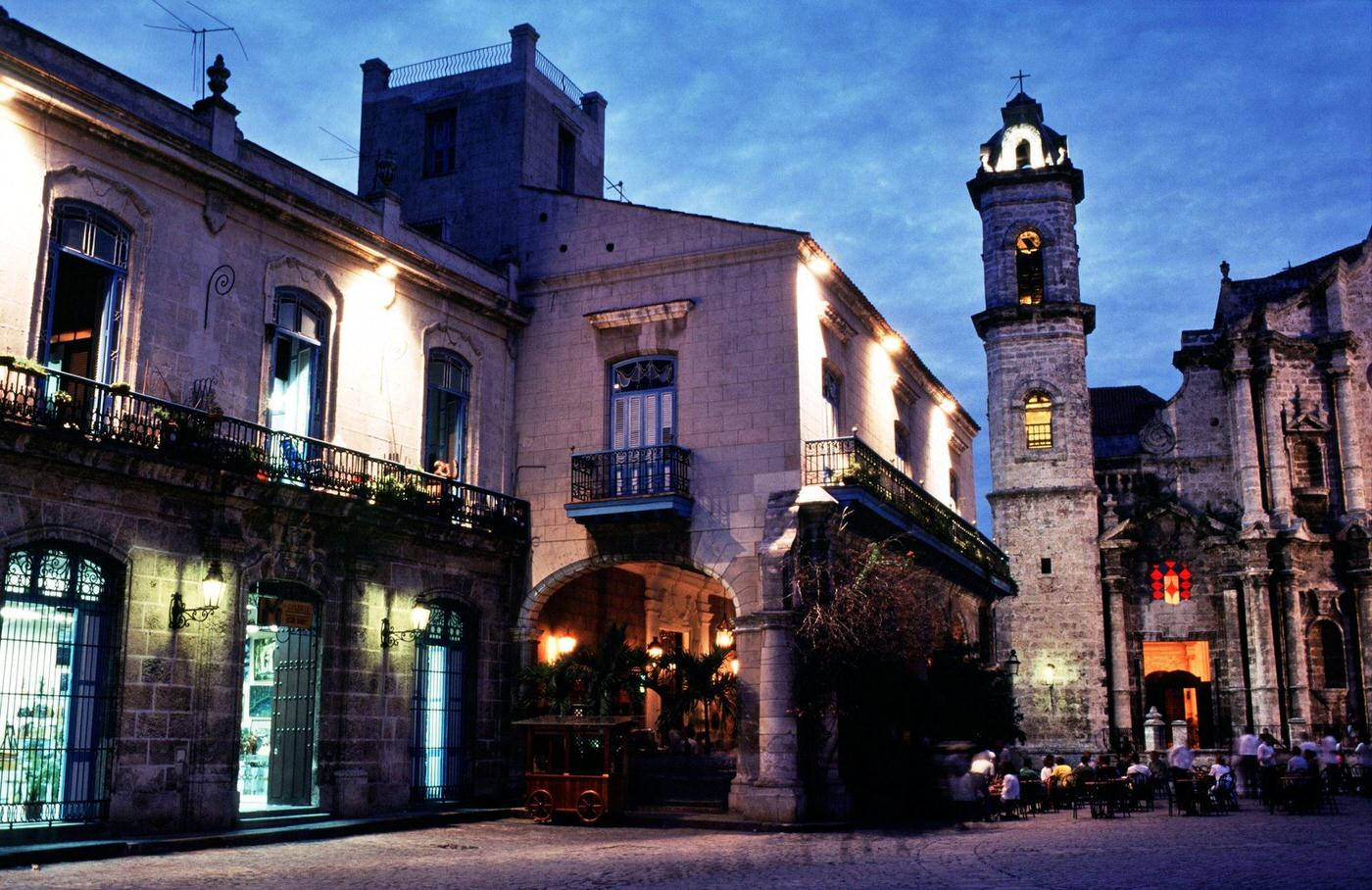#126 People dining in Plaza De La Catedral (Cathedral Square) in old Havana, Cuba, October 18, 1998.