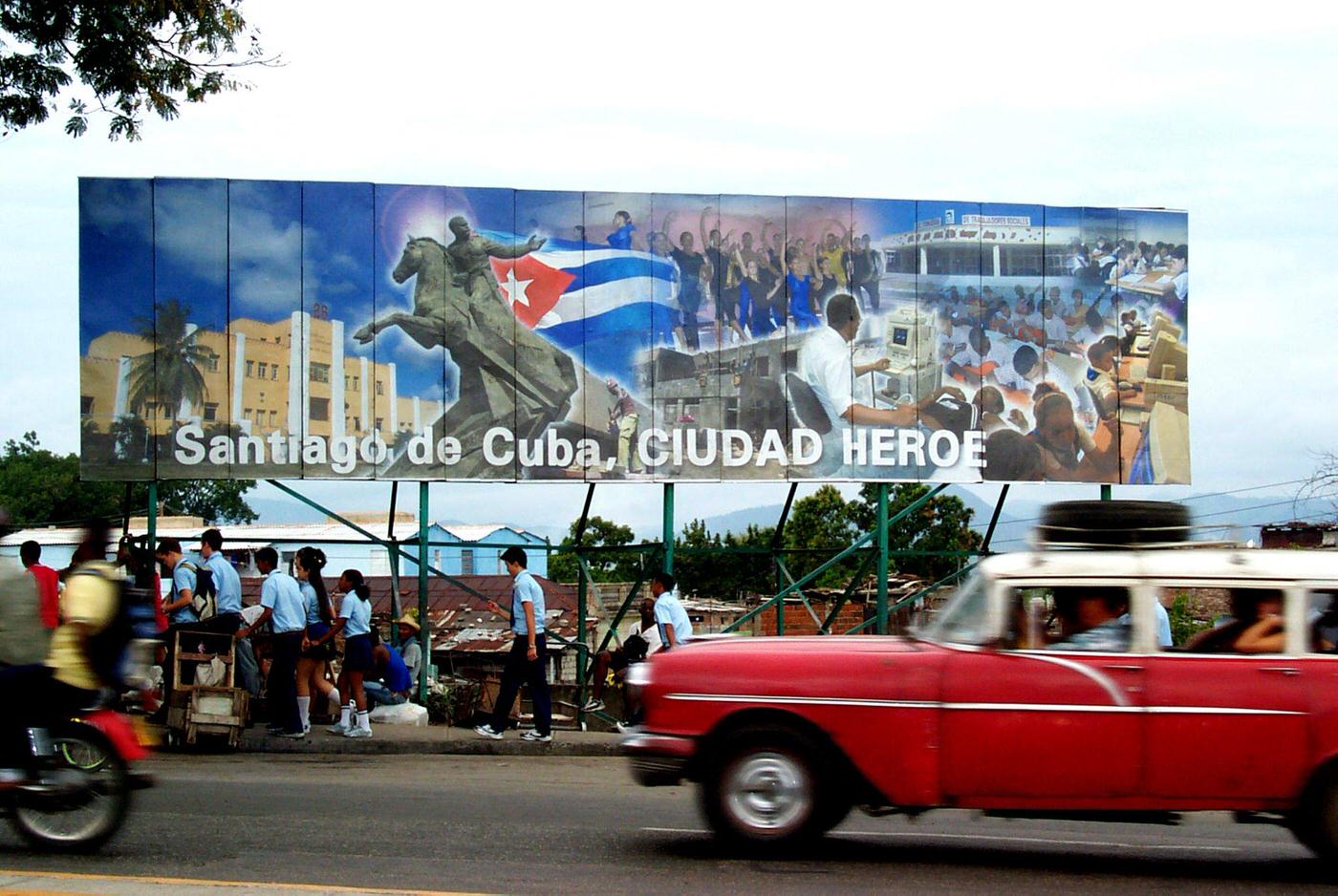#41 Poster with the inscription “Santiago de Cuba, heroic city” in Santiago de Cuba, 1990.