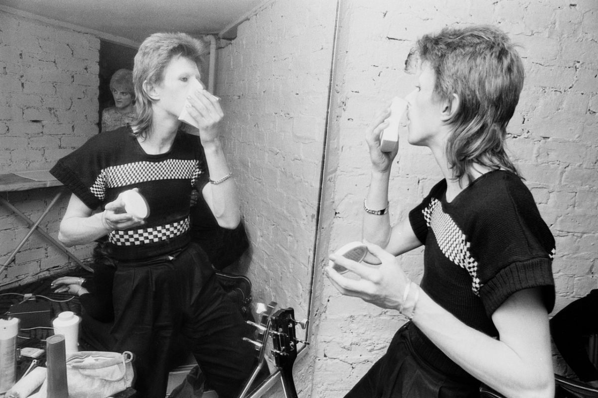 #7  Becoming Ziggy Stardust: The Mesmerizing Makeup Journey of David Bowie in 1973 #7 Music