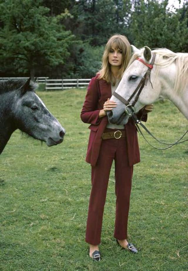 #11 Jean Shrimpton at the family farm at High Wycombe, Great Britain, 1966