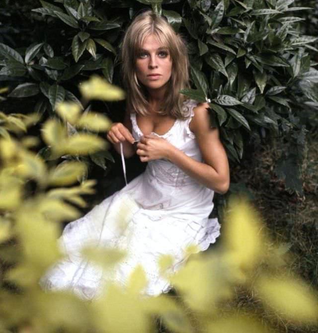 #16 Julie Christie, 1966
