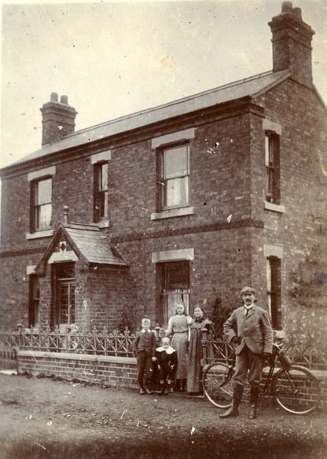 #34 Outside Minden Villa