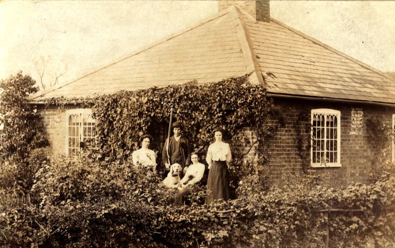 #7 A single storey square house