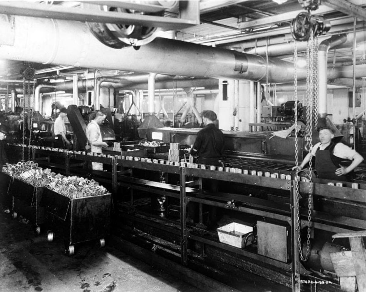 Ford’s Revolutionary Assembly Lines of the 1910s and 1920s Vehicles &; Transportation
