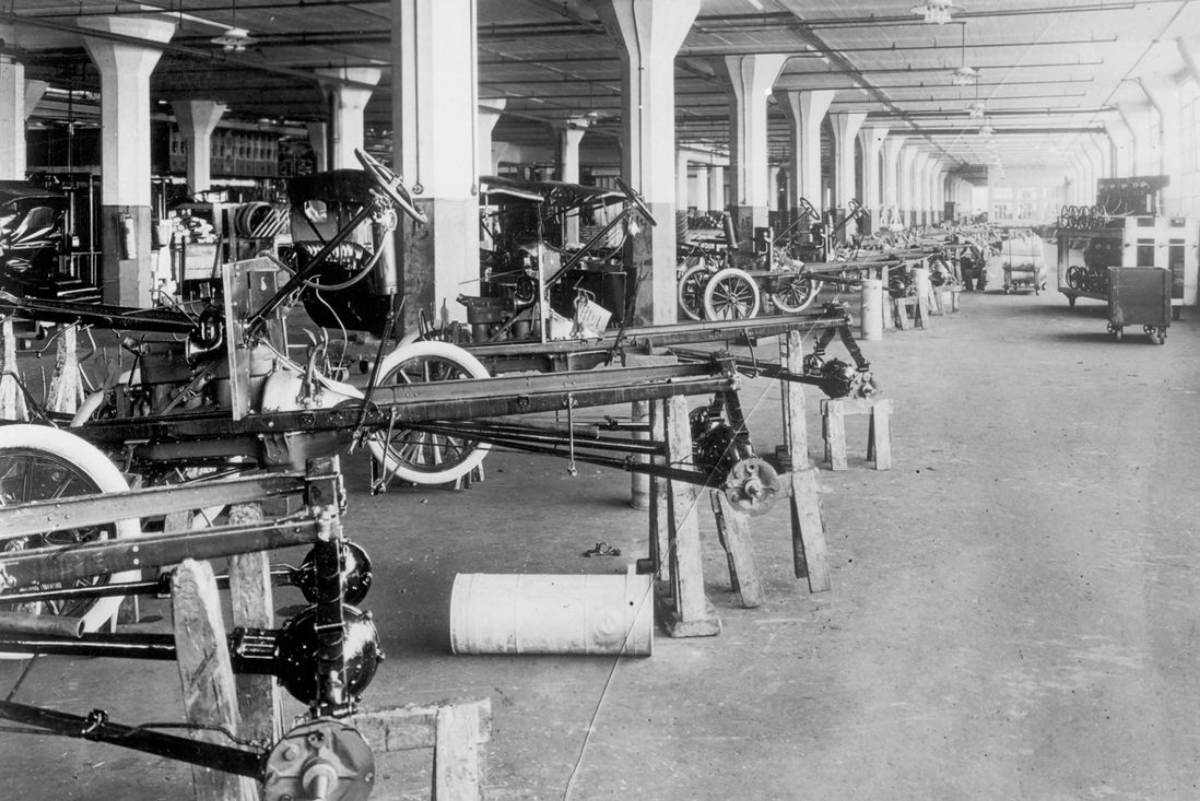 Ford’s Revolutionary Assembly Lines of the 1910s and 1920s Vehicles &; Transportation