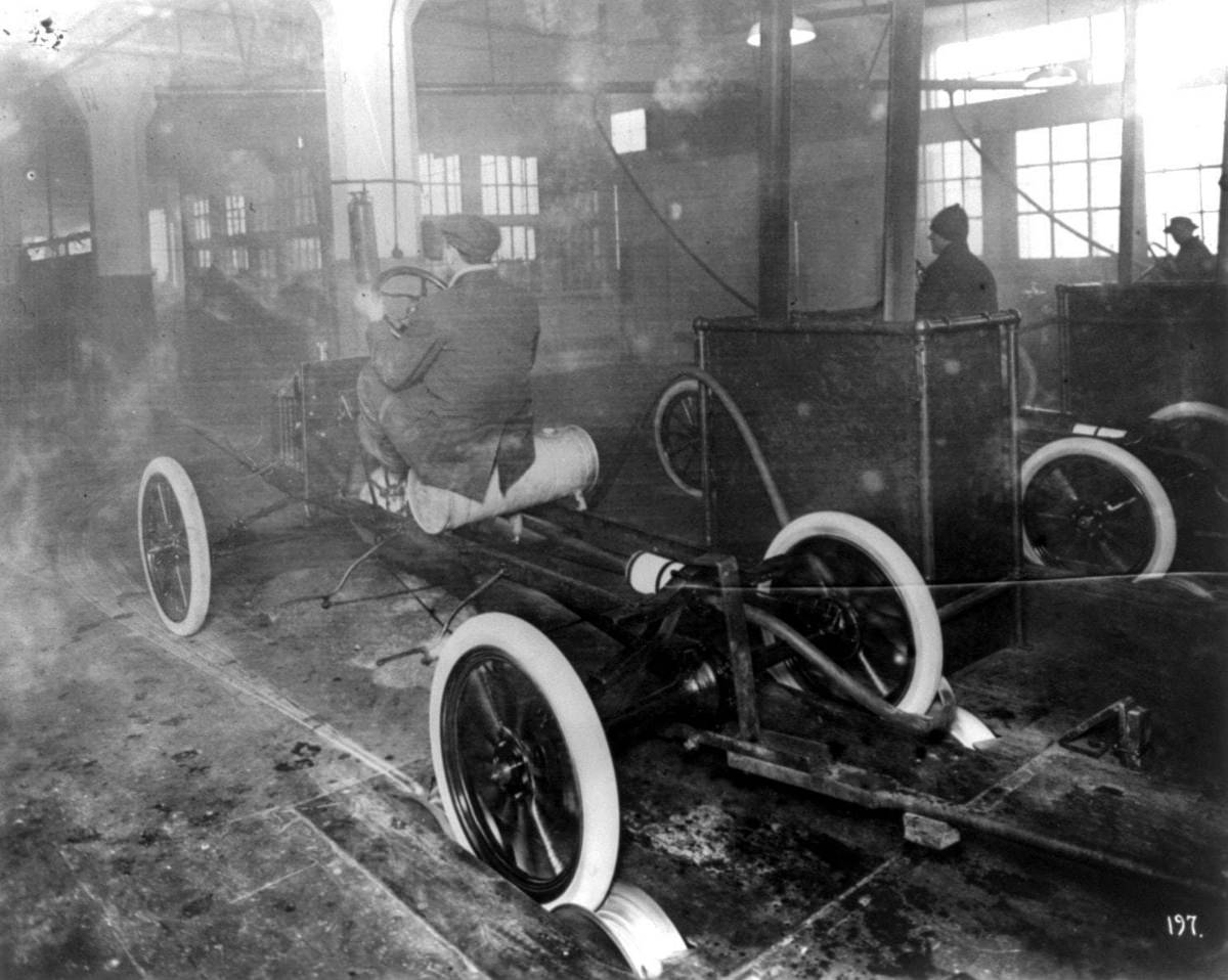 Ford’s Revolutionary Assembly Lines of the 1910s and 1920s Vehicles &; Transportation