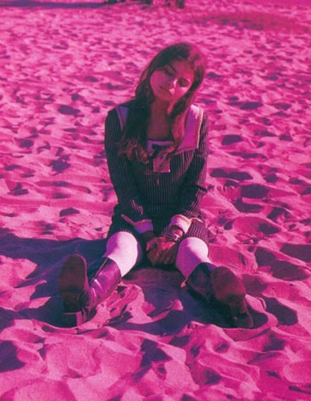 Fabulous Photos of Hope Sandoval of Mazzy Star in the 1990s Music