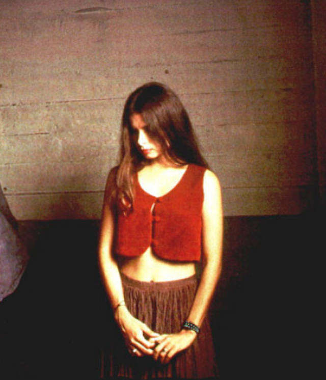 Fabulous Photos of Hope Sandoval of Mazzy Star in the 1990s Music