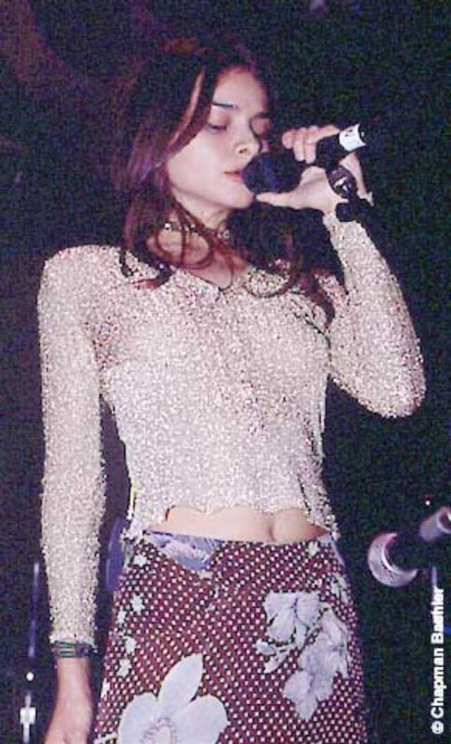 Fabulous Photos of Hope Sandoval of Mazzy Star in the 1990s Music