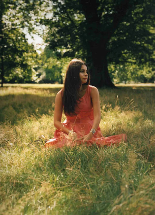 Fabulous Photos of Hope Sandoval of Mazzy Star in the 1990s Music