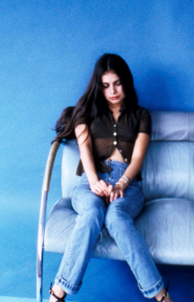 Fabulous Photos of Hope Sandoval of Mazzy Star in the 1990s Music
