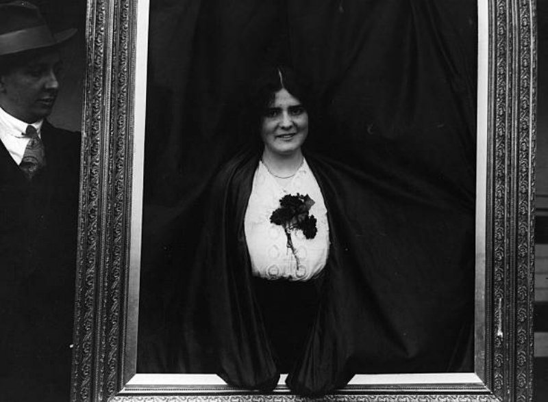 #3 Miss Myrtle Grove in a picture frame, winner of the International Beauty Show at Folkestone.