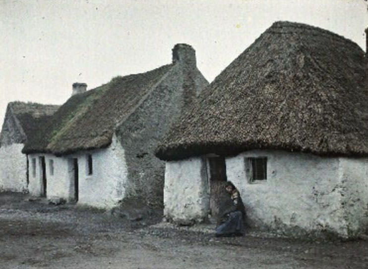 #4 Mother and child outside their humble dwelling in Claddagh, Galway, 25 May 1913