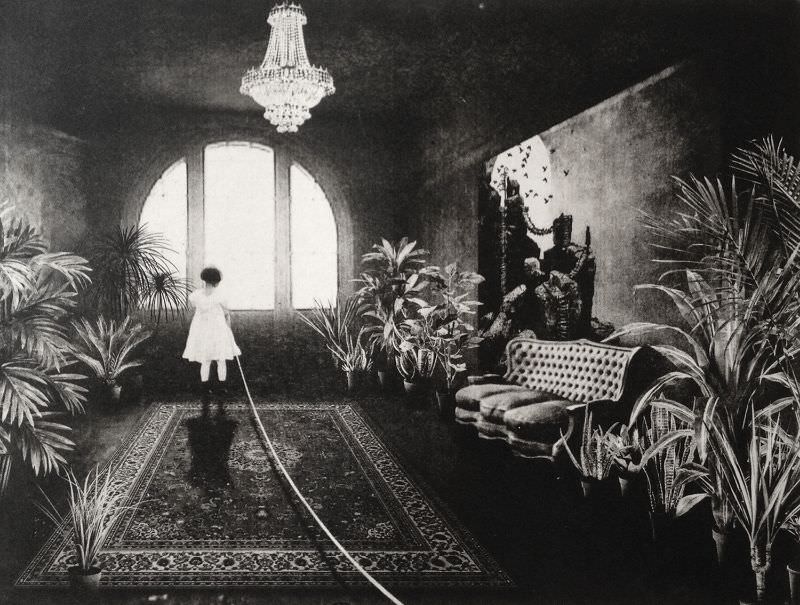 #3 Interior No.9