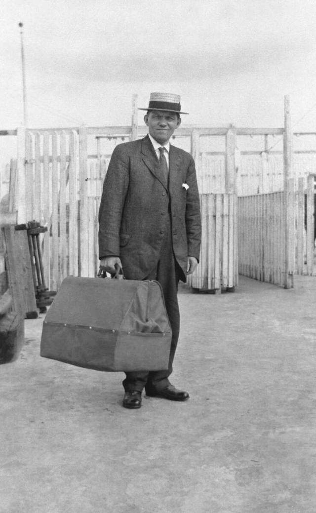 From Suitcase to Lifeboat: The Revolutionary Invention of John Edlund, 1915 Inventions